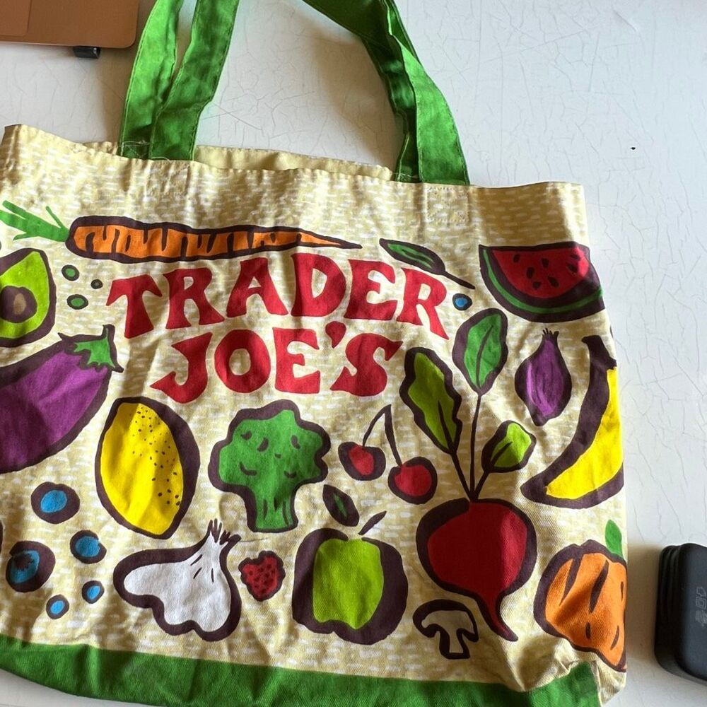 Trader Joe's Shopping Bag Tote Fabric Reusable Fruits Vegetables Green 18"